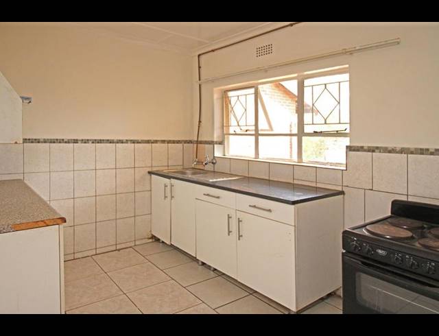 1 BEDROOM APARTMENT FOR SALE IN WINDSOR